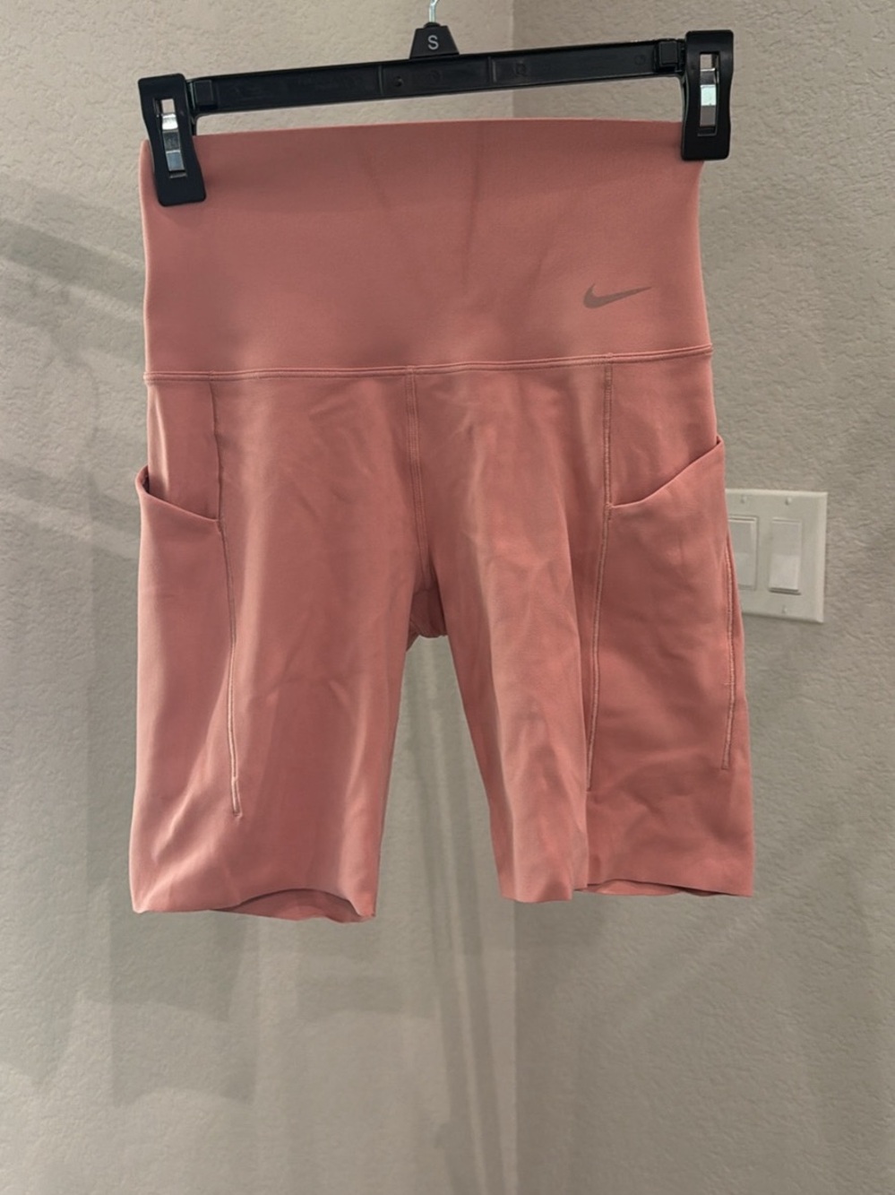 Nike Women's High-Rise Dusty Rose Bike Shorts with Side Pockets